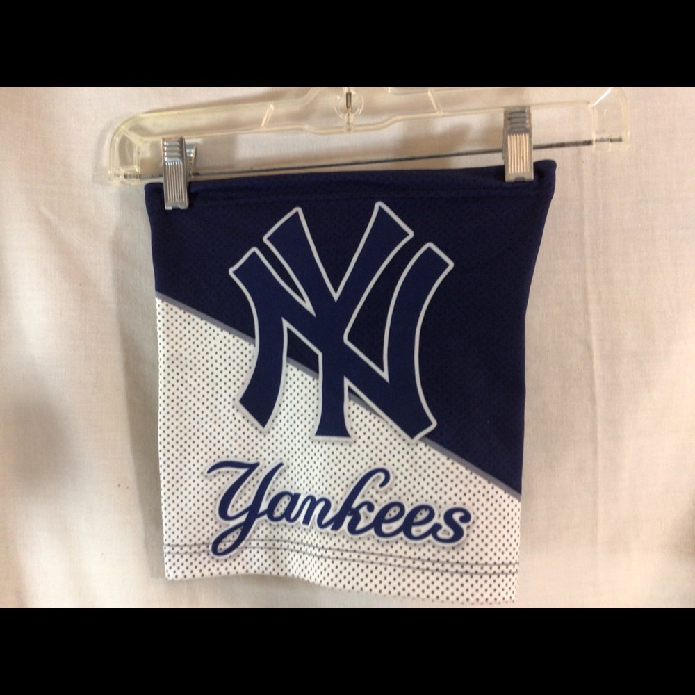 Cool NEW YORK YANKEES Blue White & Gray Pull String Face/Neck Warmer pre-owned